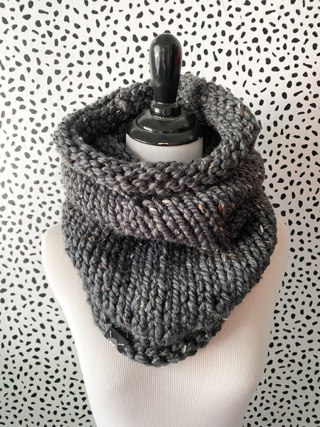 Neckwarmer in Gray Twist
