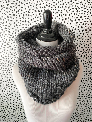 Neckwarmer in Gray Twist