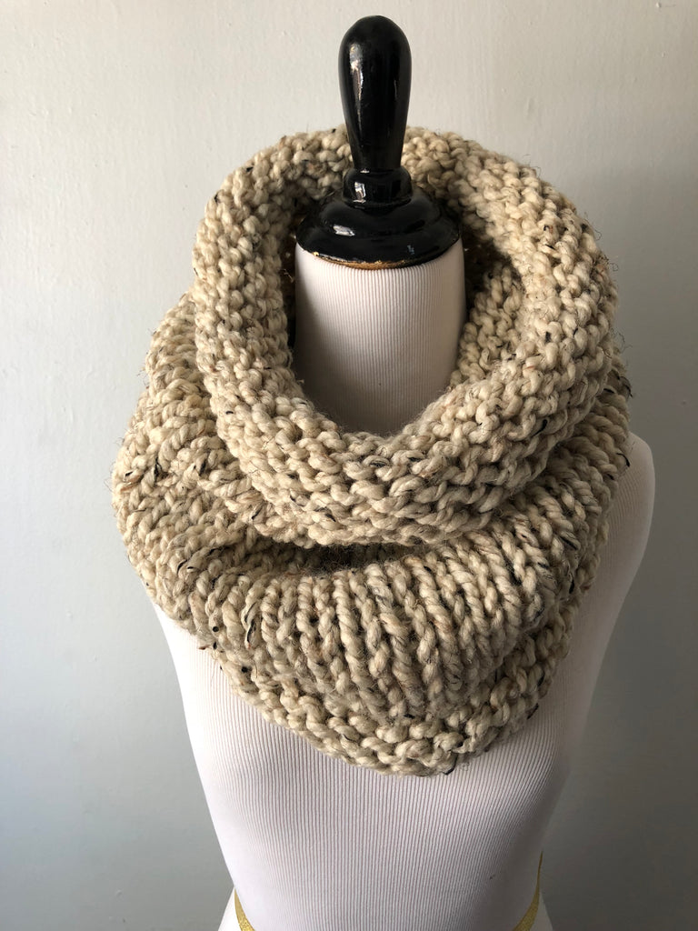 Neckwarmer in Oatmeal, Scarf, Nickichicki - Nickichicki