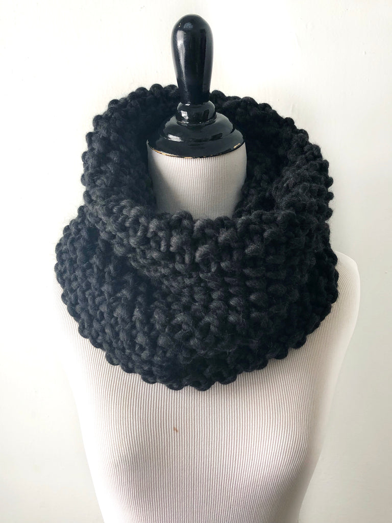 Merino Wool Bubble Fluff Cowl in Almost Black, Scarf, Nickichicki - Nickichicki