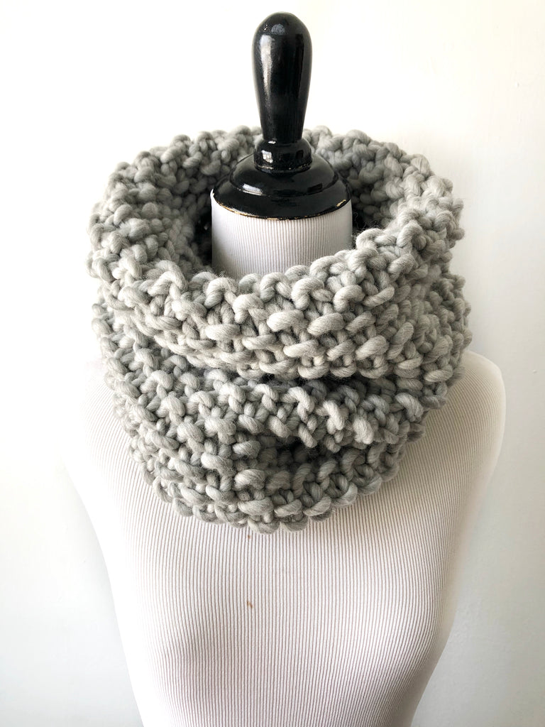 Merino Wool Bubble Fluff Cowl in Silver, Scarf, Nickichicki - Nickichicki
