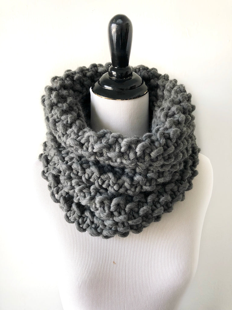 Merino Wool Bubble Fluff Cowl in Charcoal, Scarf, Nickichicki - Nickichicki