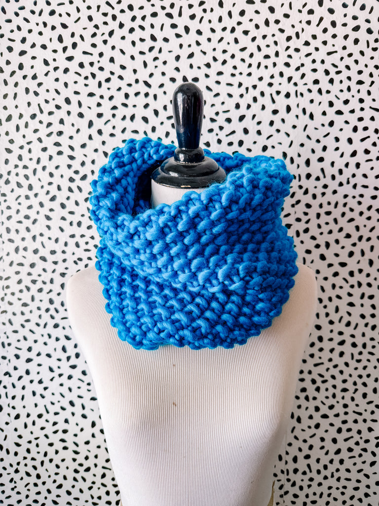 Merino Bubble Fluff Cowl in Neon Blue